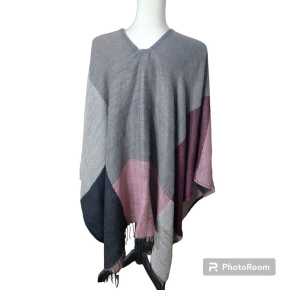 Bestow Color Block Poncho NWT. Size L. - Picture 4 of 8